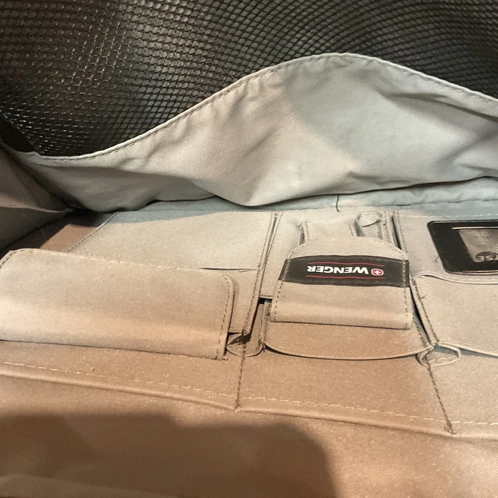 Wenger Men's Mainframe 16